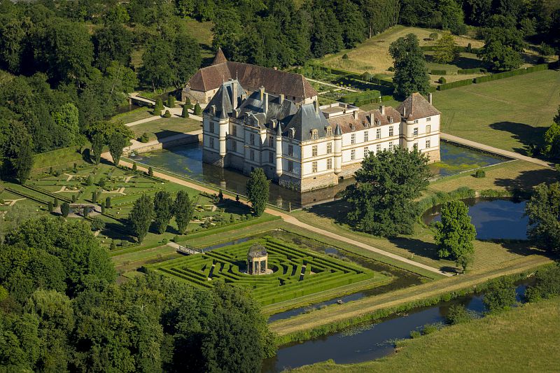 Château de Cormatin (à 19km)